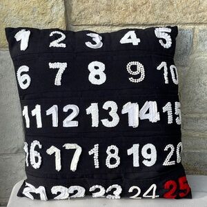 Magnolia Home Joanna Gaines Advent Christmas Loloi Black White Pillow Pockets LN